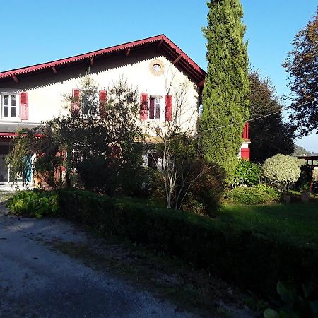 Bed and Breakfast Chez Cecile Et Jean-No Gan Екстер'єр фото
