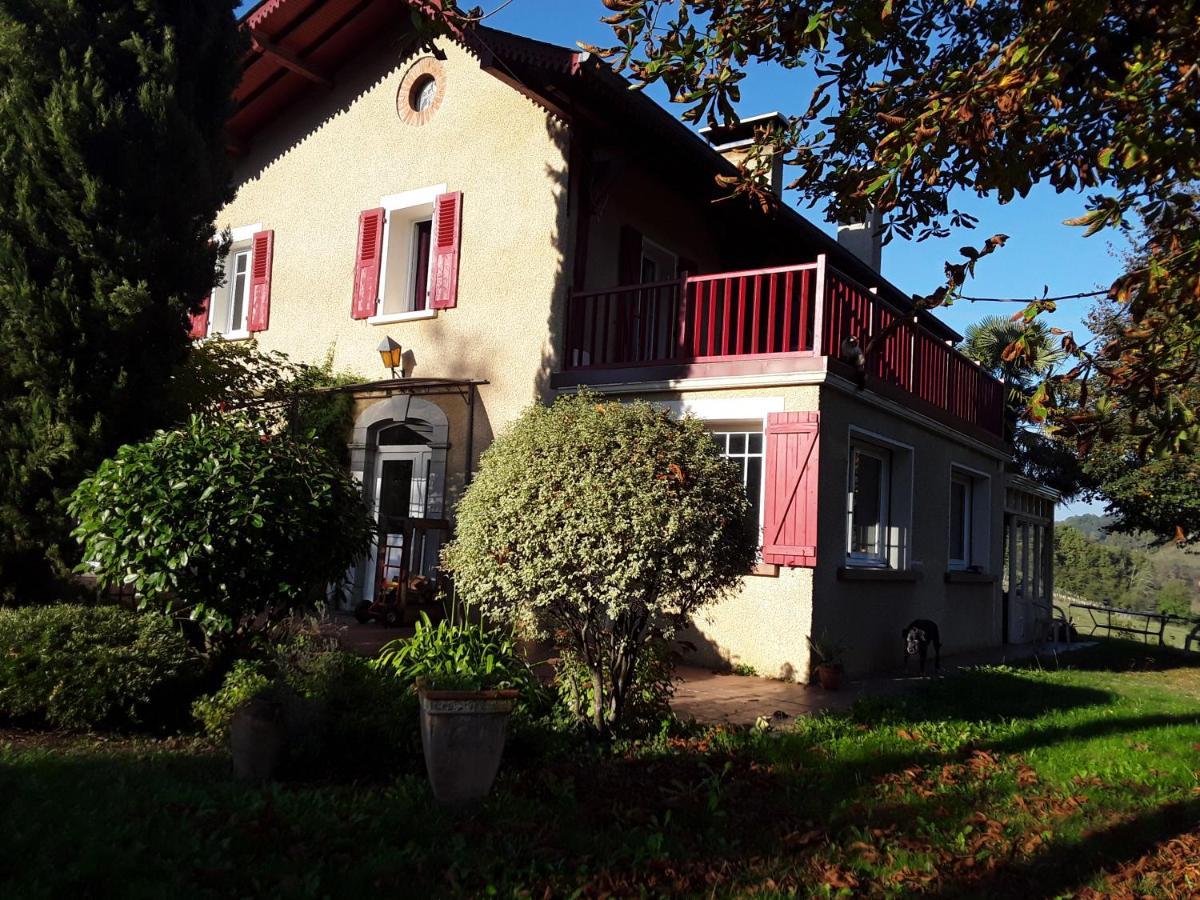 Bed and Breakfast Chez Cecile Et Jean-No Gan Екстер'єр фото
